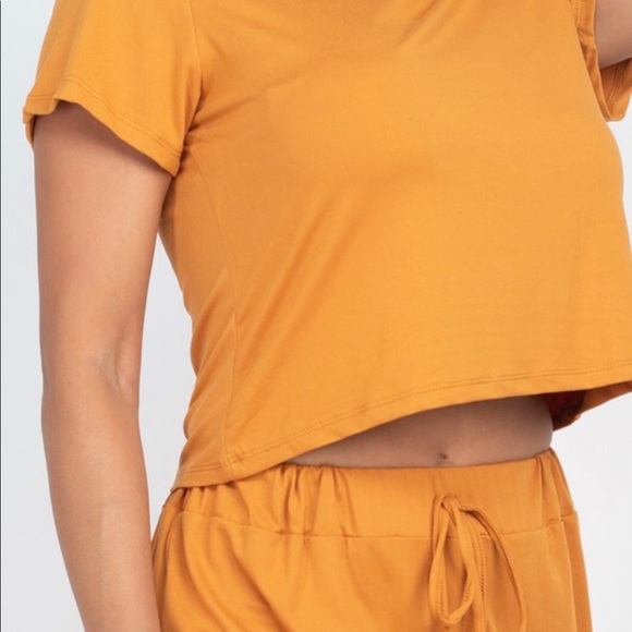 Mustard two piece set - Picture 4 of 5